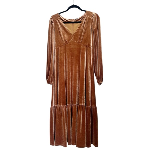 Baltic Born Erika Velvet Dress - Picture 3 of 11